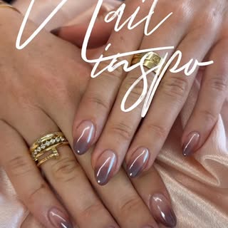 Polka dots, spring vibes, and chocolate chrome nail design