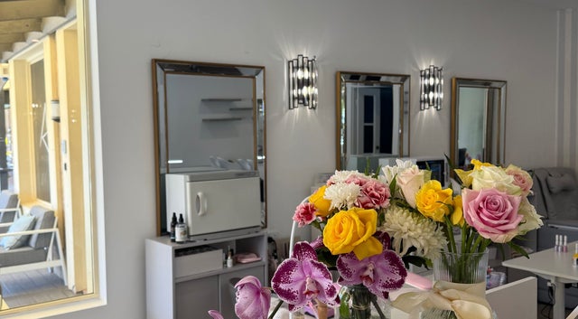 Lumi Haus Beauty Bar — premium nail products and floral decor